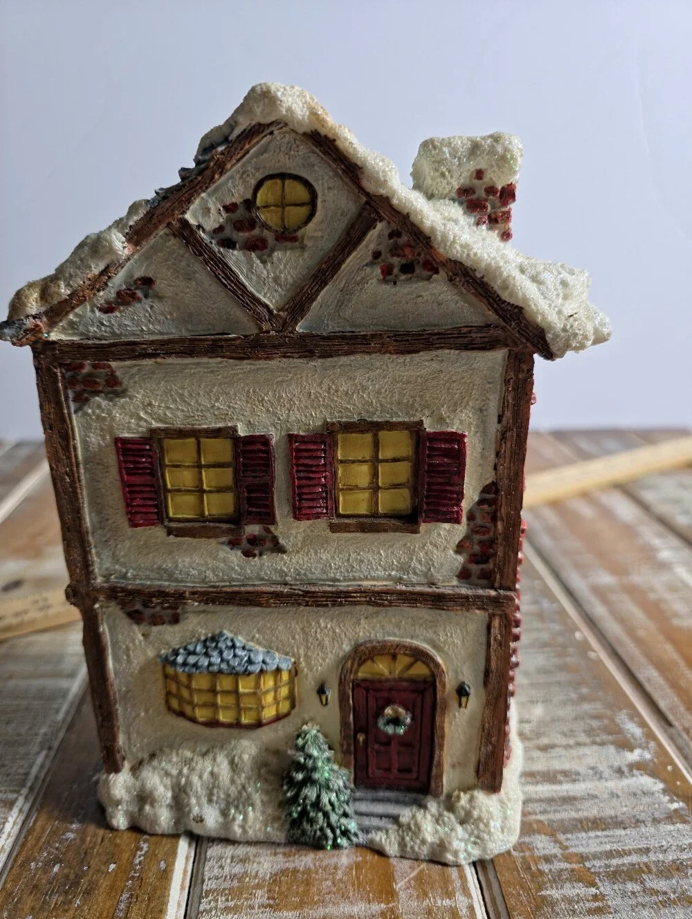 Boyds Bears Miniature Holiday Dollhouse  Cream, Brown, Blue, Yellow 1st Edition